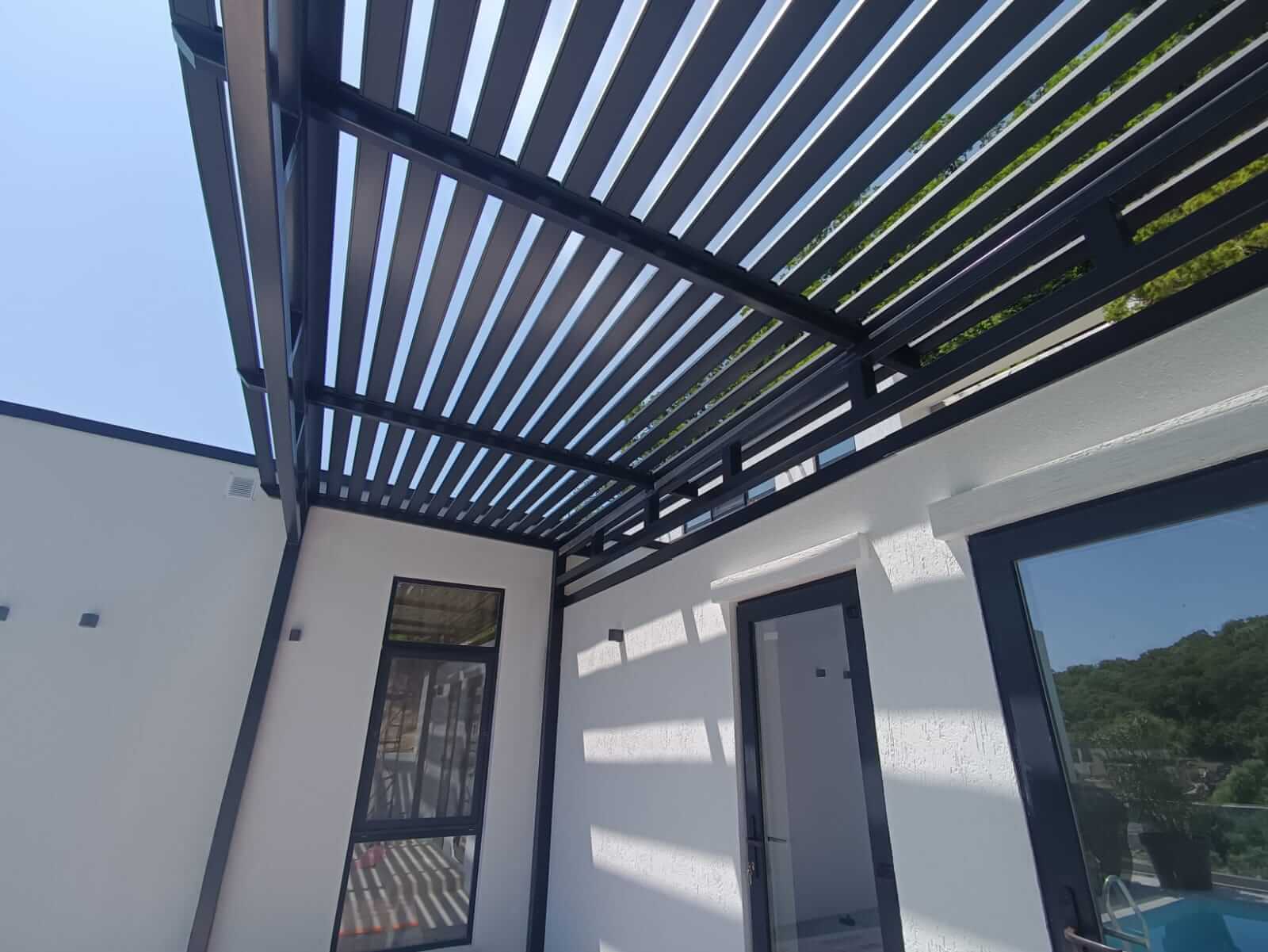 пергола из металлического планкена RAL7024 серый графит фото4 в Наро-Фоминске