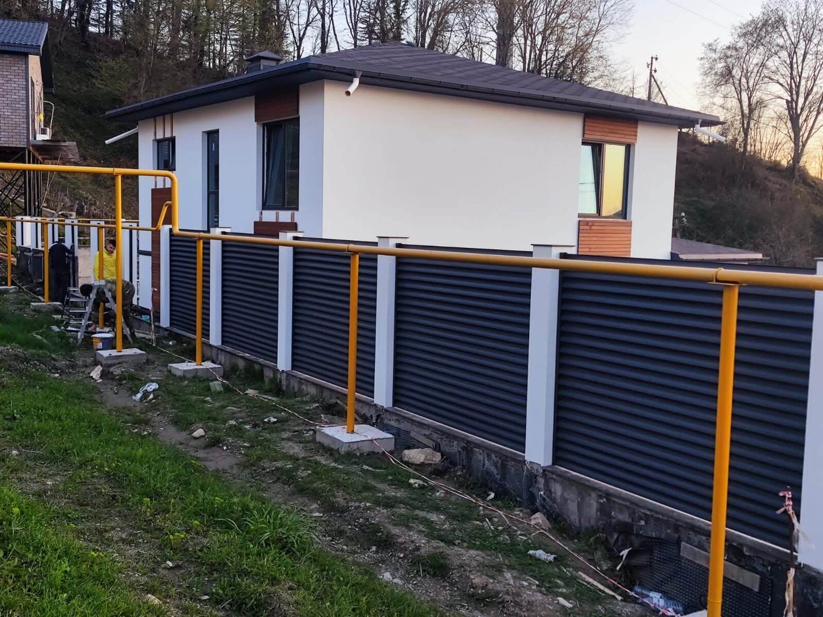 Забор-жалюзи 57м RAL7024/7024 Серый Графит двусторонний фото 2 в Наро-Фоминске