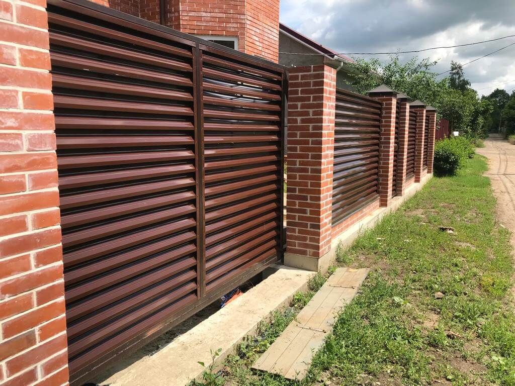 Забор из ламелей ЭКО-Z усиленных 25м RAL8017/8017 Шоколад двусторонний фото 6 в Наро-Фоминске
