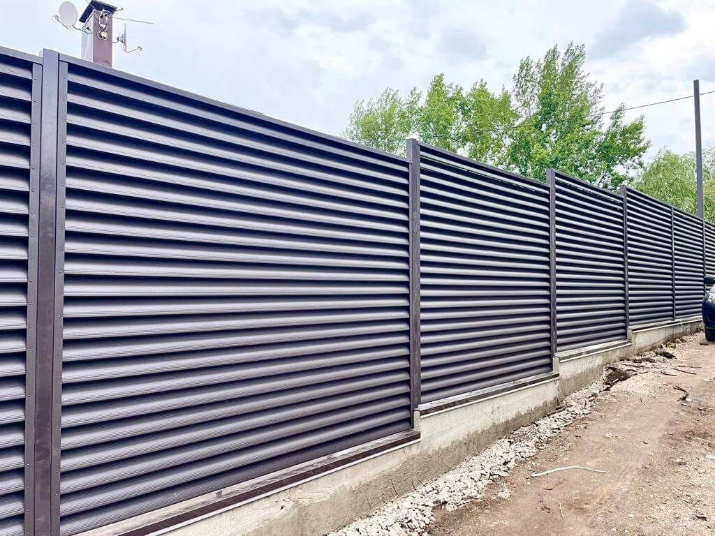 Забор-жалюзи с ламелями еврожалюзи 29м RAL8019/8019 Темный Шоколад МАТТЕ двухсторонний в Наро-Фоминске