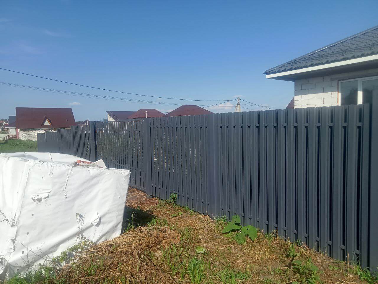 Забор из евроштакетника 21м RAL7024/7024 Серый Графит двусторонний фото 3 в Наро-Фоминске