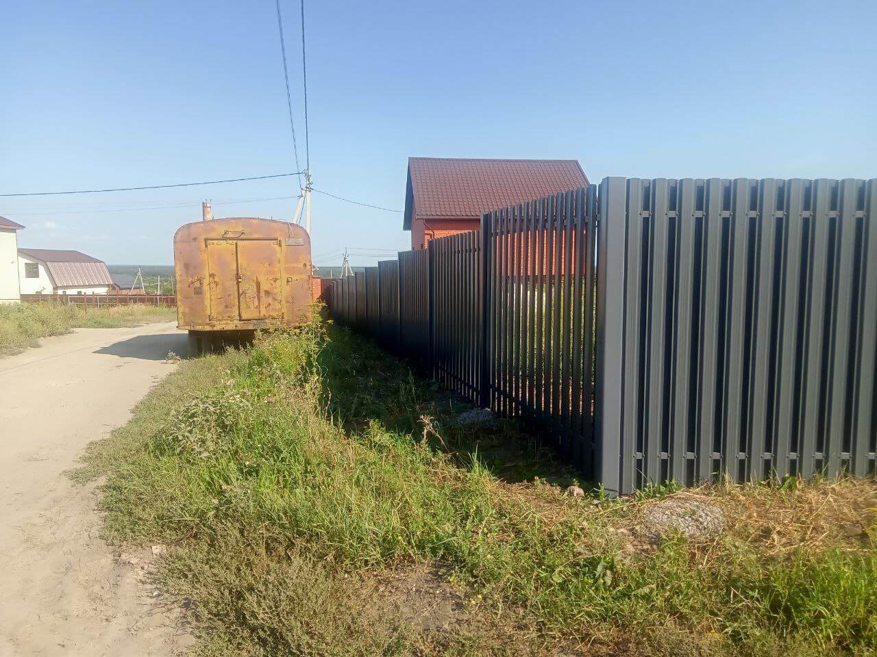 Забор из евроштакетника 21м RAL7024/7024 Серый Графит двусторонний фото 2 в Наро-Фоминске