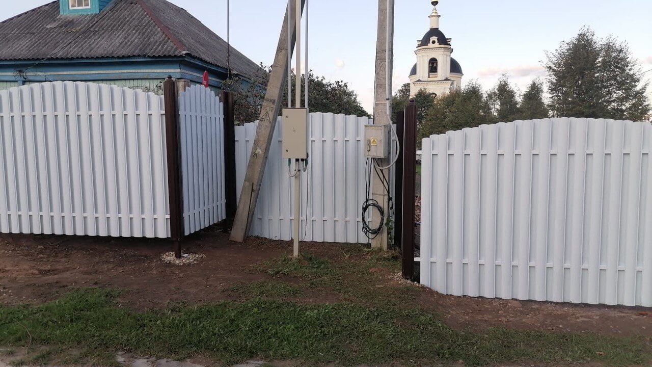 Забор из евроштакетника 24м RAL9003/9003 Белый двухсторонний фото 3 в Наро-Фоминске