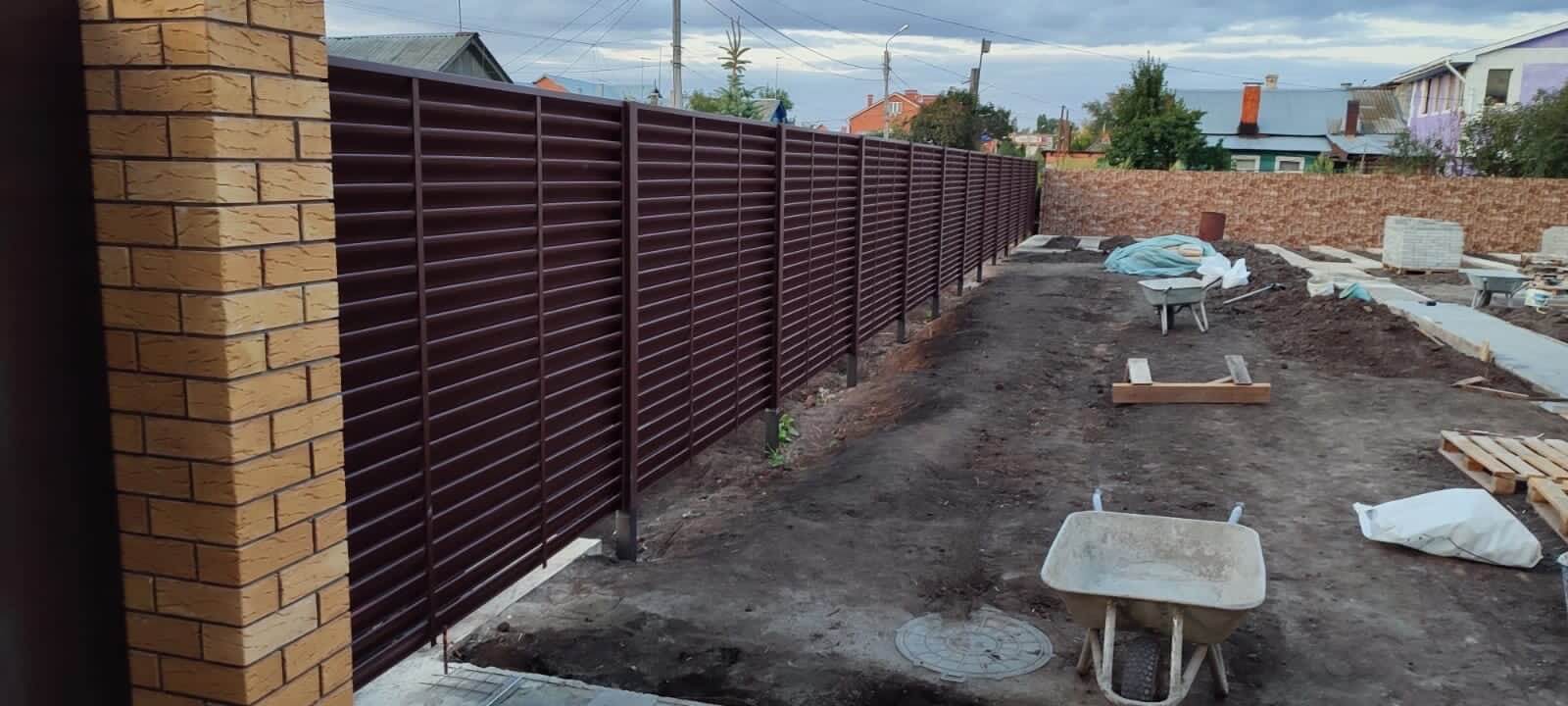 Забор из ламелей еврожалюзи 19м RAL8017/8017 Шоколад двусторонний фото 1 в Наро-Фоминске