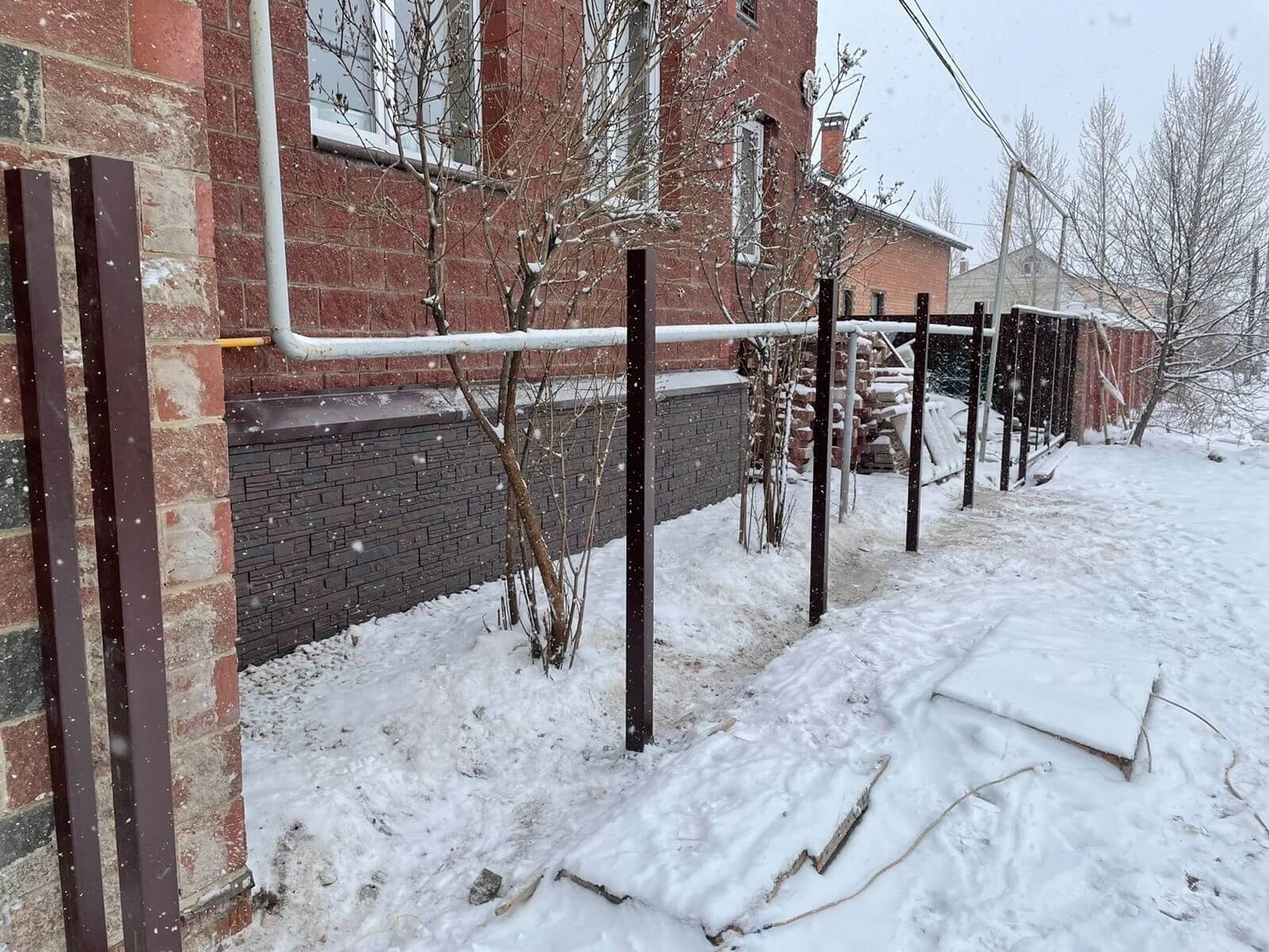 Забор из ламелей еврожалюзи 38м RAL8017/8017 Шоколад двусторонний фото 2 в Наро-Фоминске