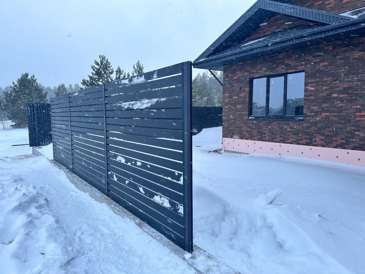 Забор-ранчо из металлопланкена 26м RAL7024 Серый Графит МАТТЕ в Наро-Фоминске