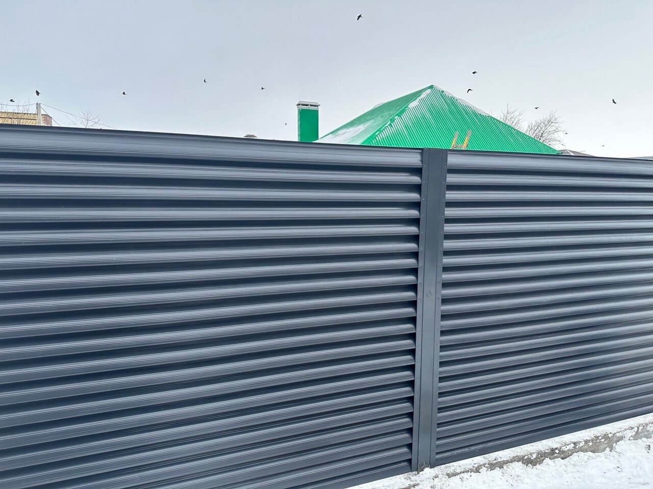 Забор-жалюзи из ламелей Еврожалюзи 32м RAL7024/7024 Серый Графит двусторонний в Наро-Фоминске