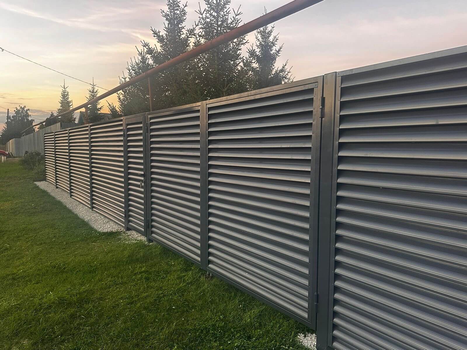 Забор из ламелей Еврожалюзи 26м RAL7024/7024 Серый Графит двусторонний в Наро-Фоминске