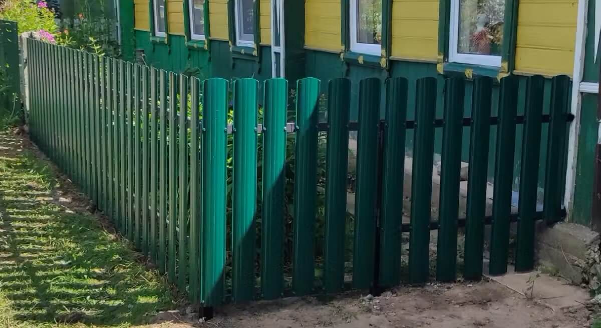 Заборчик из Евроштакетника 8м RAL6005/6005 Зеленый Мох двусторонний в Наро-Фоминске