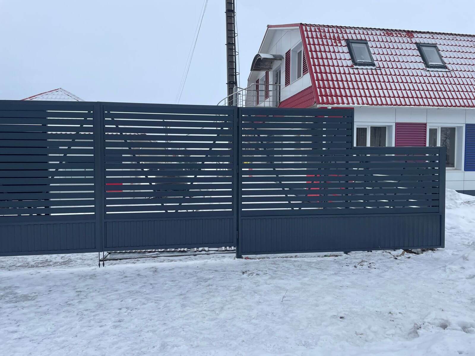 Забор-ранчо из металлического планкена 11м RAL7024 Серый Графит фото 1 в Наро-Фоминске