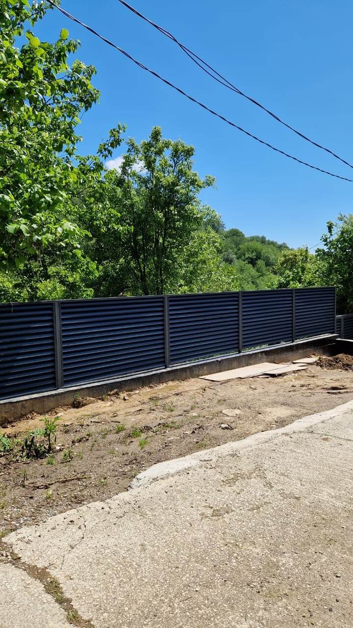 Забор-жалюзи из ламелей еврожалюзи 23м RAL7024/7024 Серый Графит двусторонний МАТТЕ фото 2 в Наро-Фоминске