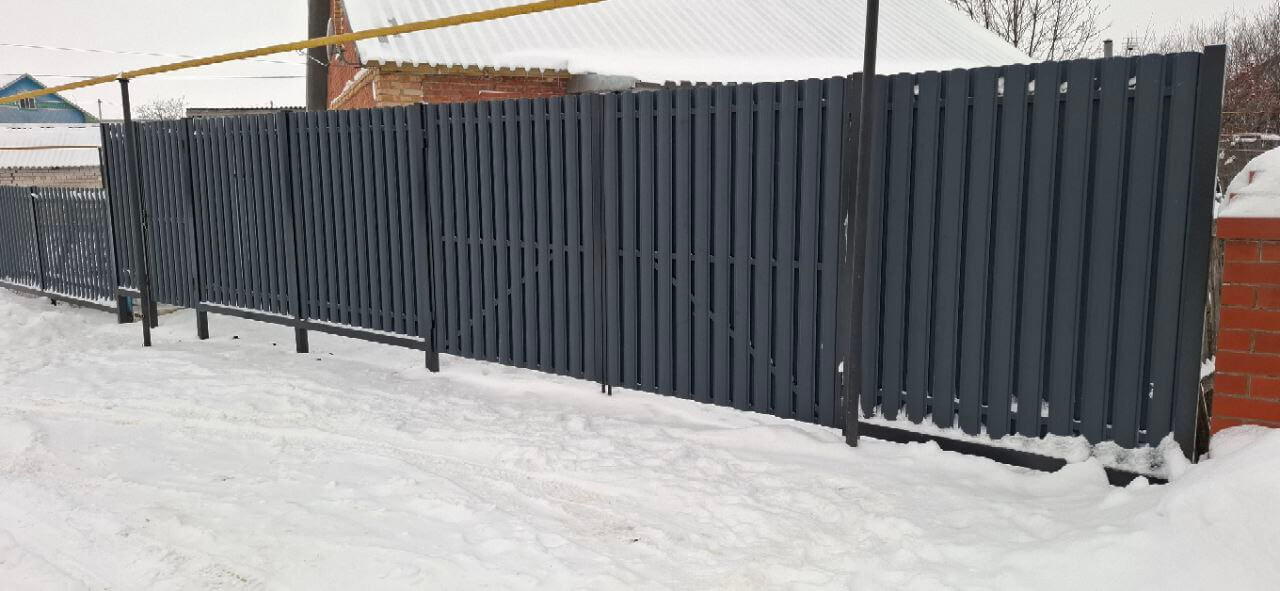 Забор из евроштакетника 27м RAL7024 Серый Графит МАТТЕ в Наро-Фоминске