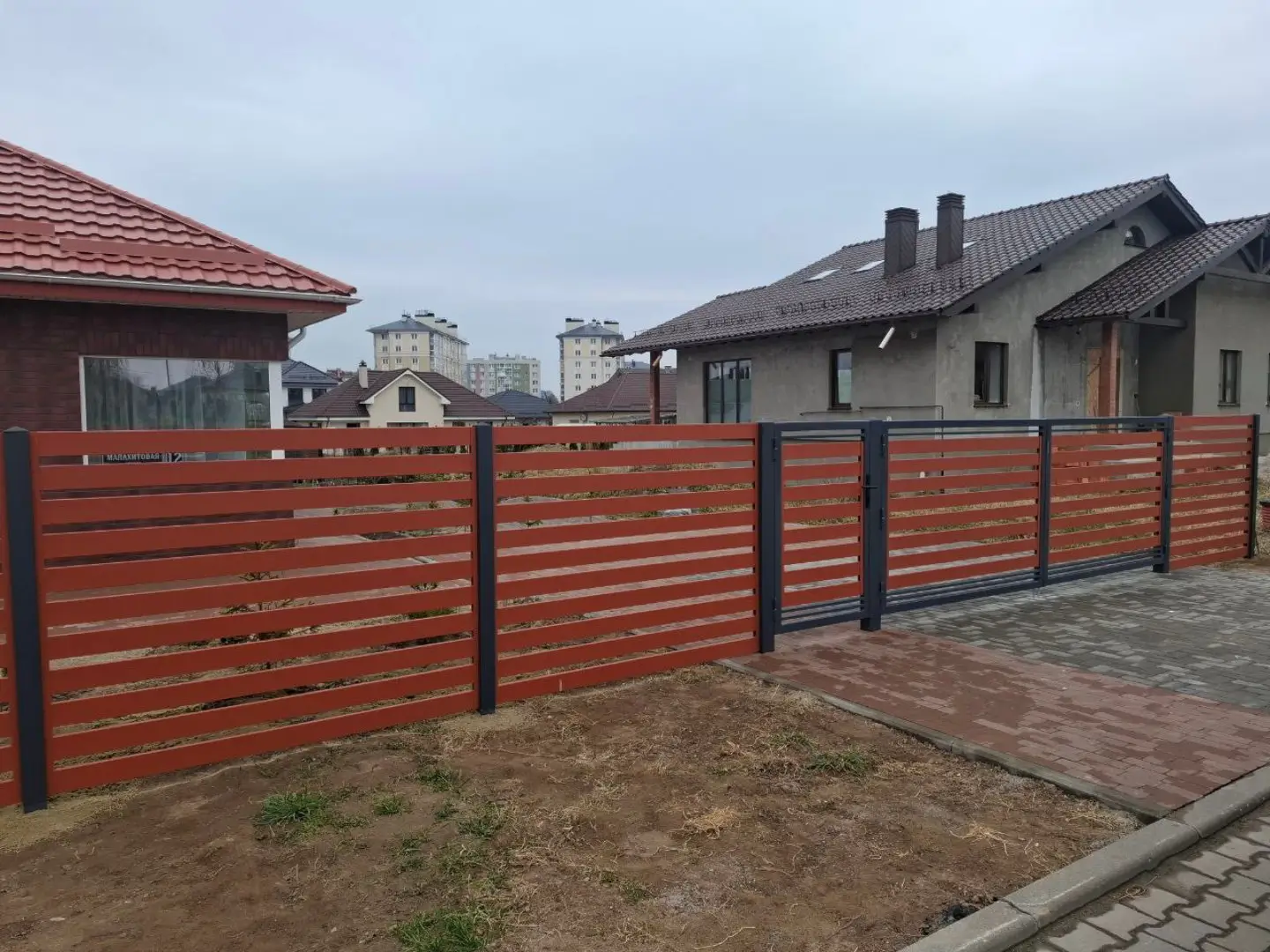 Забор-ранчо из металлопланкена 18м RAL8004 Терракотовый в Наро-Фоминске